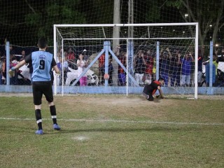 
<a style='margin-left: 5px;' class='btn btn-xs btn-social btn-facebook' href='https://www.facebook.com/sharer/sharer.php?u=https://www.boladovale.com.br/imgs/800-800-90/conteudo/fotos/1726/img0443.jpg' rel='popup' data-width='500' data-height='400'><i class='fa fa-facebook'></i>Compartilhar <span class='hidden-xs'>no Facebook</span>
</a> 
<a class='btn btn-default btn-xs' target='_blank' href='imgs/800-800-90/conteudo/fotos/1726/img0443.jpg'>
<span class='glyphicon glyphicon-cloud-download'></span> Salvar
</a> 
<span></span>