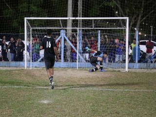 
<a style='margin-left: 5px;' class='btn btn-xs btn-social btn-facebook' href='https://www.facebook.com/sharer/sharer.php?u=https://www.boladovale.com.br/imgs/800-800-90/conteudo/fotos/1726/img0448.jpg' rel='popup' data-width='500' data-height='400'><i class='fa fa-facebook'></i>Compartilhar <span class='hidden-xs'>no Facebook</span>
</a> 
<a class='btn btn-default btn-xs' target='_blank' href='imgs/800-800-90/conteudo/fotos/1726/img0448.jpg'>
<span class='glyphicon glyphicon-cloud-download'></span> Salvar
</a> 
<span></span>