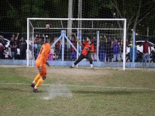 
<a style='margin-left: 5px;' class='btn btn-xs btn-social btn-facebook' href='https://www.facebook.com/sharer/sharer.php?u=https://www.boladovale.com.br/imgs/800-800-90/conteudo/fotos/1726/img0451.jpg' rel='popup' data-width='500' data-height='400'><i class='fa fa-facebook'></i>Compartilhar <span class='hidden-xs'>no Facebook</span>
</a> 
<a class='btn btn-default btn-xs' target='_blank' href='imgs/800-800-90/conteudo/fotos/1726/img0451.jpg'>
<span class='glyphicon glyphicon-cloud-download'></span> Salvar
</a> 
<span></span>