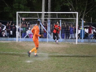 
<a style='margin-left: 5px;' class='btn btn-xs btn-social btn-facebook' href='https://www.facebook.com/sharer/sharer.php?u=https://www.boladovale.com.br/imgs/800-800-90/conteudo/fotos/1726/img0453.jpg' rel='popup' data-width='500' data-height='400'><i class='fa fa-facebook'></i>Compartilhar <span class='hidden-xs'>no Facebook</span>
</a> 
<a class='btn btn-default btn-xs' target='_blank' href='imgs/800-800-90/conteudo/fotos/1726/img0453.jpg'>
<span class='glyphicon glyphicon-cloud-download'></span> Salvar
</a> 
<span></span>