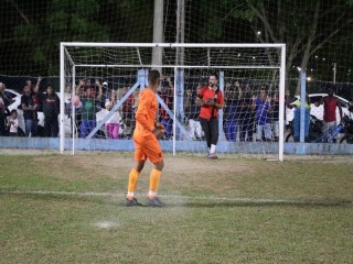 
<a style='margin-left: 5px;' class='btn btn-xs btn-social btn-facebook' href='https://www.facebook.com/sharer/sharer.php?u=https://www.boladovale.com.br/imgs/800-800-90/conteudo/fotos/1726/img0454.jpg' rel='popup' data-width='500' data-height='400'><i class='fa fa-facebook'></i>Compartilhar <span class='hidden-xs'>no Facebook</span>
</a> 
<a class='btn btn-default btn-xs' target='_blank' href='imgs/800-800-90/conteudo/fotos/1726/img0454.jpg'>
<span class='glyphicon glyphicon-cloud-download'></span> Salvar
</a> 
<span></span>