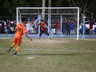 
<a style='margin-left: 5px;' class='btn btn-xs btn-social btn-facebook' href='https://www.facebook.com/sharer/sharer.php?u=https://www.boladovale.com.br/imgs/800-800-90/conteudo/fotos/1726/img0465.jpg' rel='popup' data-width='500' data-height='400'><i class='fa fa-facebook'></i>Compartilhar <span class='hidden-xs'>no Facebook</span>
</a> 
<a class='btn btn-default btn-xs' target='_blank' href='imgs/800-800-90/conteudo/fotos/1726/img0465.jpg'>
<span class='glyphicon glyphicon-cloud-download'></span> Salvar
</a> 
<span></span>