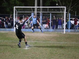 
<a style='margin-left: 5px;' class='btn btn-xs btn-social btn-facebook' href='https://www.facebook.com/sharer/sharer.php?u=https://www.boladovale.com.br/imgs/800-800-90/conteudo/fotos/1726/img0469.jpg' rel='popup' data-width='500' data-height='400'><i class='fa fa-facebook'></i>Compartilhar <span class='hidden-xs'>no Facebook</span>
</a> 
<a class='btn btn-default btn-xs' target='_blank' href='imgs/800-800-90/conteudo/fotos/1726/img0469.jpg'>
<span class='glyphicon glyphicon-cloud-download'></span> Salvar
</a> 
<span></span>