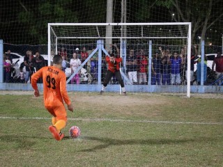 
<a style='margin-left: 5px;' class='btn btn-xs btn-social btn-facebook' href='https://www.facebook.com/sharer/sharer.php?u=https://www.boladovale.com.br/imgs/800-800-90/conteudo/fotos/1726/img0474.jpg' rel='popup' data-width='500' data-height='400'><i class='fa fa-facebook'></i>Compartilhar <span class='hidden-xs'>no Facebook</span>
</a> 
<a class='btn btn-default btn-xs' target='_blank' href='imgs/800-800-90/conteudo/fotos/1726/img0474.jpg'>
<span class='glyphicon glyphicon-cloud-download'></span> Salvar
</a> 
<span></span>