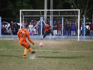 
<a style='margin-left: 5px;' class='btn btn-xs btn-social btn-facebook' href='https://www.facebook.com/sharer/sharer.php?u=https://www.boladovale.com.br/imgs/800-800-90/conteudo/fotos/1726/img0475.jpg' rel='popup' data-width='500' data-height='400'><i class='fa fa-facebook'></i>Compartilhar <span class='hidden-xs'>no Facebook</span>
</a> 
<a class='btn btn-default btn-xs' target='_blank' href='imgs/800-800-90/conteudo/fotos/1726/img0475.jpg'>
<span class='glyphicon glyphicon-cloud-download'></span> Salvar
</a> 
<span></span>