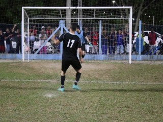 
<a style='margin-left: 5px;' class='btn btn-xs btn-social btn-facebook' href='https://www.facebook.com/sharer/sharer.php?u=https://www.boladovale.com.br/imgs/800-800-90/conteudo/fotos/1726/img0483.jpg' rel='popup' data-width='500' data-height='400'><i class='fa fa-facebook'></i>Compartilhar <span class='hidden-xs'>no Facebook</span>
</a> 
<a class='btn btn-default btn-xs' target='_blank' href='imgs/800-800-90/conteudo/fotos/1726/img0483.jpg'>
<span class='glyphicon glyphicon-cloud-download'></span> Salvar
</a> 
<span></span>