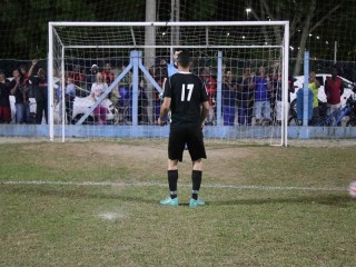 
<a style='margin-left: 5px;' class='btn btn-xs btn-social btn-facebook' href='https://www.facebook.com/sharer/sharer.php?u=https://www.boladovale.com.br/imgs/800-800-90/conteudo/fotos/1726/img0487.jpg' rel='popup' data-width='500' data-height='400'><i class='fa fa-facebook'></i>Compartilhar <span class='hidden-xs'>no Facebook</span>
</a> 
<a class='btn btn-default btn-xs' target='_blank' href='imgs/800-800-90/conteudo/fotos/1726/img0487.jpg'>
<span class='glyphicon glyphicon-cloud-download'></span> Salvar
</a> 
<span></span>