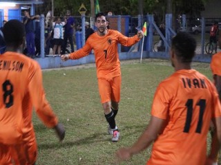 
<a style='margin-left: 5px;' class='btn btn-xs btn-social btn-facebook' href='https://www.facebook.com/sharer/sharer.php?u=https://www.boladovale.com.br/imgs/800-800-90/conteudo/fotos/1726/img0498.jpg' rel='popup' data-width='500' data-height='400'><i class='fa fa-facebook'></i>Compartilhar <span class='hidden-xs'>no Facebook</span>
</a> 
<a class='btn btn-default btn-xs' target='_blank' href='imgs/800-800-90/conteudo/fotos/1726/img0498.jpg'>
<span class='glyphicon glyphicon-cloud-download'></span> Salvar
</a> 
<span></span>