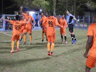 
<a style='margin-left: 5px;' class='btn btn-xs btn-social btn-facebook' href='https://www.facebook.com/sharer/sharer.php?u=https://www.boladovale.com.br/imgs/800-800-90/conteudo/fotos/1726/img0508.jpg' rel='popup' data-width='500' data-height='400'><i class='fa fa-facebook'></i>Compartilhar <span class='hidden-xs'>no Facebook</span>
</a> 
<a class='btn btn-default btn-xs' target='_blank' href='imgs/800-800-90/conteudo/fotos/1726/img0508.jpg'>
<span class='glyphicon glyphicon-cloud-download'></span> Salvar
</a> 
<span></span>