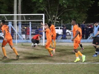 
<a style='margin-left: 5px;' class='btn btn-xs btn-social btn-facebook' href='https://www.facebook.com/sharer/sharer.php?u=https://www.boladovale.com.br/imgs/800-800-90/conteudo/fotos/1726/img0519.jpg' rel='popup' data-width='500' data-height='400'><i class='fa fa-facebook'></i>Compartilhar <span class='hidden-xs'>no Facebook</span>
</a> 
<a class='btn btn-default btn-xs' target='_blank' href='imgs/800-800-90/conteudo/fotos/1726/img0519.jpg'>
<span class='glyphicon glyphicon-cloud-download'></span> Salvar
</a> 
<span></span>