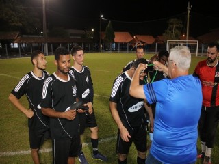 
<a style='margin-left: 5px;' class='btn btn-xs btn-social btn-facebook' href='https://www.facebook.com/sharer/sharer.php?u=https://www.boladovale.com.br/imgs/800-800-90/conteudo/fotos/1726/img0530.jpg' rel='popup' data-width='500' data-height='400'><i class='fa fa-facebook'></i>Compartilhar <span class='hidden-xs'>no Facebook</span>
</a> 
<a class='btn btn-default btn-xs' target='_blank' href='imgs/800-800-90/conteudo/fotos/1726/img0530.jpg'>
<span class='glyphicon glyphicon-cloud-download'></span> Salvar
</a> 
<span></span>