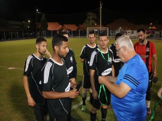 
<a style='margin-left: 5px;' class='btn btn-xs btn-social btn-facebook' href='https://www.facebook.com/sharer/sharer.php?u=https://www.boladovale.com.br/imgs/800-800-90/conteudo/fotos/1726/img0531.jpg' rel='popup' data-width='500' data-height='400'><i class='fa fa-facebook'></i>Compartilhar <span class='hidden-xs'>no Facebook</span>
</a> 
<a class='btn btn-default btn-xs' target='_blank' href='imgs/800-800-90/conteudo/fotos/1726/img0531.jpg'>
<span class='glyphicon glyphicon-cloud-download'></span> Salvar
</a> 
<span></span>