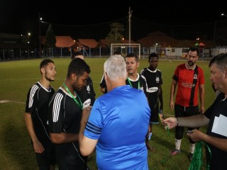 
<a style='margin-left: 5px;' class='btn btn-xs btn-social btn-facebook' href='https://www.facebook.com/sharer/sharer.php?u=https://www.boladovale.com.br/imgs/800-800-90/conteudo/fotos/1726/img0532.jpg' rel='popup' data-width='500' data-height='400'><i class='fa fa-facebook'></i>Compartilhar <span class='hidden-xs'>no Facebook</span>
</a> 
<a class='btn btn-default btn-xs' target='_blank' href='imgs/800-800-90/conteudo/fotos/1726/img0532.jpg'>
<span class='glyphicon glyphicon-cloud-download'></span> Salvar
</a> 
<span></span>