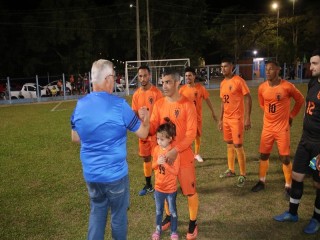 
<a style='margin-left: 5px;' class='btn btn-xs btn-social btn-facebook' href='https://www.facebook.com/sharer/sharer.php?u=https://www.boladovale.com.br/imgs/800-800-90/conteudo/fotos/1726/img0539.jpg' rel='popup' data-width='500' data-height='400'><i class='fa fa-facebook'></i>Compartilhar <span class='hidden-xs'>no Facebook</span>
</a> 
<a class='btn btn-default btn-xs' target='_blank' href='imgs/800-800-90/conteudo/fotos/1726/img0539.jpg'>
<span class='glyphicon glyphicon-cloud-download'></span> Salvar
</a> 
<span></span>