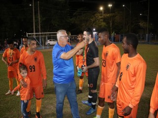 
<a style='margin-left: 5px;' class='btn btn-xs btn-social btn-facebook' href='https://www.facebook.com/sharer/sharer.php?u=https://www.boladovale.com.br/imgs/800-800-90/conteudo/fotos/1726/img0544.jpg' rel='popup' data-width='500' data-height='400'><i class='fa fa-facebook'></i>Compartilhar <span class='hidden-xs'>no Facebook</span>
</a> 
<a class='btn btn-default btn-xs' target='_blank' href='imgs/800-800-90/conteudo/fotos/1726/img0544.jpg'>
<span class='glyphicon glyphicon-cloud-download'></span> Salvar
</a> 
<span></span>