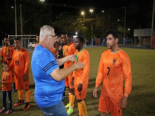 
<a style='margin-left: 5px;' class='btn btn-xs btn-social btn-facebook' href='https://www.facebook.com/sharer/sharer.php?u=https://www.boladovale.com.br/imgs/800-800-90/conteudo/fotos/1726/img0546.jpg' rel='popup' data-width='500' data-height='400'><i class='fa fa-facebook'></i>Compartilhar <span class='hidden-xs'>no Facebook</span>
</a> 
<a class='btn btn-default btn-xs' target='_blank' href='imgs/800-800-90/conteudo/fotos/1726/img0546.jpg'>
<span class='glyphicon glyphicon-cloud-download'></span> Salvar
</a> 
<span></span>