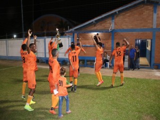 
<a style='margin-left: 5px;' class='btn btn-xs btn-social btn-facebook' href='https://www.facebook.com/sharer/sharer.php?u=https://www.boladovale.com.br/imgs/800-800-90/conteudo/fotos/1726/img0552.jpg' rel='popup' data-width='500' data-height='400'><i class='fa fa-facebook'></i>Compartilhar <span class='hidden-xs'>no Facebook</span>
</a> 
<a class='btn btn-default btn-xs' target='_blank' href='imgs/800-800-90/conteudo/fotos/1726/img0552.jpg'>
<span class='glyphicon glyphicon-cloud-download'></span> Salvar
</a> 
<span></span>