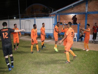 
<a style='margin-left: 5px;' class='btn btn-xs btn-social btn-facebook' href='https://www.facebook.com/sharer/sharer.php?u=https://www.boladovale.com.br/imgs/800-800-90/conteudo/fotos/1726/img0554.jpg' rel='popup' data-width='500' data-height='400'><i class='fa fa-facebook'></i>Compartilhar <span class='hidden-xs'>no Facebook</span>
</a> 
<a class='btn btn-default btn-xs' target='_blank' href='imgs/800-800-90/conteudo/fotos/1726/img0554.jpg'>
<span class='glyphicon glyphicon-cloud-download'></span> Salvar
</a> 
<span></span>