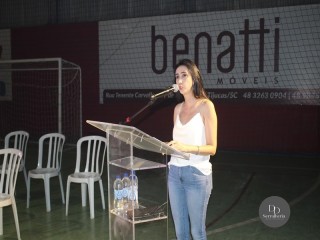 
<a style='margin-left: 5px;' class='btn btn-xs btn-social btn-facebook' href='https://www.facebook.com/sharer/sharer.php?u=https://www.boladovale.com.br/imgs/800-800-90/conteudo/fotos/1727/img7868.jpg' rel='popup' data-width='500' data-height='400'><i class='fa fa-facebook'></i>Compartilhar <span class='hidden-xs'>no Facebook</span>
</a> 
<a class='btn btn-default btn-xs' target='_blank' href='imgs/800-800-90/conteudo/fotos/1727/img7868.jpg'>
<span class='glyphicon glyphicon-cloud-download'></span> Salvar
</a> 
<span></span>
