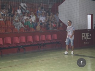 
<a style='margin-left: 5px;' class='btn btn-xs btn-social btn-facebook' href='https://www.facebook.com/sharer/sharer.php?u=https://www.boladovale.com.br/imgs/800-800-90/conteudo/fotos/1727/img7886.jpg' rel='popup' data-width='500' data-height='400'><i class='fa fa-facebook'></i>Compartilhar <span class='hidden-xs'>no Facebook</span>
</a> 
<a class='btn btn-default btn-xs' target='_blank' href='imgs/800-800-90/conteudo/fotos/1727/img7886.jpg'>
<span class='glyphicon glyphicon-cloud-download'></span> Salvar
</a> 
<span></span>