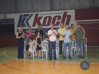 
<a style='margin-left: 5px;' class='btn btn-xs btn-social btn-facebook' href='https://www.facebook.com/sharer/sharer.php?u=https://www.boladovale.com.br/imgs/800-800-90/conteudo/fotos/1727/img7887.jpg' rel='popup' data-width='500' data-height='400'><i class='fa fa-facebook'></i>Compartilhar <span class='hidden-xs'>no Facebook</span>
</a> 
<a class='btn btn-default btn-xs' target='_blank' href='imgs/800-800-90/conteudo/fotos/1727/img7887.jpg'>
<span class='glyphicon glyphicon-cloud-download'></span> Salvar
</a> 
<span></span>