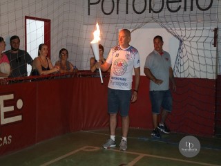 
<a style='margin-left: 5px;' class='btn btn-xs btn-social btn-facebook' href='https://www.facebook.com/sharer/sharer.php?u=https://www.boladovale.com.br/imgs/800-800-90/conteudo/fotos/1727/img7963.jpg' rel='popup' data-width='500' data-height='400'><i class='fa fa-facebook'></i>Compartilhar <span class='hidden-xs'>no Facebook</span>
</a> 
<a class='btn btn-default btn-xs' target='_blank' href='imgs/800-800-90/conteudo/fotos/1727/img7963.jpg'>
<span class='glyphicon glyphicon-cloud-download'></span> Salvar
</a> 
<span></span>