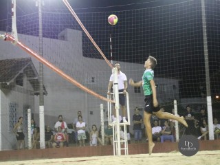 
<a style='margin-left: 5px;' class='btn btn-xs btn-social btn-facebook' href='https://www.facebook.com/sharer/sharer.php?u=https://www.boladovale.com.br/imgs/800-800-90/conteudo/fotos/1728/img8025.jpg' rel='popup' data-width='500' data-height='400'><i class='fa fa-facebook'></i>Compartilhar <span class='hidden-xs'>no Facebook</span>
</a> 
<a class='btn btn-default btn-xs' target='_blank' href='imgs/800-800-90/conteudo/fotos/1728/img8025.jpg'>
<span class='glyphicon glyphicon-cloud-download'></span> Salvar
</a> 
<span></span>