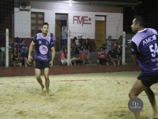 
<a style='margin-left: 5px;' class='btn btn-xs btn-social btn-facebook' href='https://www.facebook.com/sharer/sharer.php?u=https://www.boladovale.com.br/imgs/800-800-90/conteudo/fotos/1728/img8035.jpg' rel='popup' data-width='500' data-height='400'><i class='fa fa-facebook'></i>Compartilhar <span class='hidden-xs'>no Facebook</span>
</a> 
<a class='btn btn-default btn-xs' target='_blank' href='imgs/800-800-90/conteudo/fotos/1728/img8035.jpg'>
<span class='glyphicon glyphicon-cloud-download'></span> Salvar
</a> 
<span></span>
