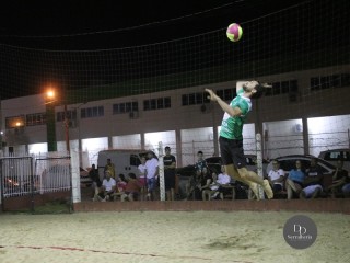 
<a style='margin-left: 5px;' class='btn btn-xs btn-social btn-facebook' href='https://www.facebook.com/sharer/sharer.php?u=https://www.boladovale.com.br/imgs/800-800-90/conteudo/fotos/1728/img8044.jpg' rel='popup' data-width='500' data-height='400'><i class='fa fa-facebook'></i>Compartilhar <span class='hidden-xs'>no Facebook</span>
</a> 
<a class='btn btn-default btn-xs' target='_blank' href='imgs/800-800-90/conteudo/fotos/1728/img8044.jpg'>
<span class='glyphicon glyphicon-cloud-download'></span> Salvar
</a> 
<span></span>