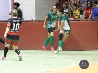 
<a style='margin-left: 5px;' class='btn btn-xs btn-social btn-facebook' href='https://www.facebook.com/sharer/sharer.php?u=https://www.boladovale.com.br/imgs/800-800-90/conteudo/fotos/1729/img8062.jpg' rel='popup' data-width='500' data-height='400'><i class='fa fa-facebook'></i>Compartilhar <span class='hidden-xs'>no Facebook</span>
</a> 
<a class='btn btn-default btn-xs' target='_blank' href='imgs/800-800-90/conteudo/fotos/1729/img8062.jpg'>
<span class='glyphicon glyphicon-cloud-download'></span> Salvar
</a> 
<span></span>