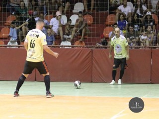 
<a style='margin-left: 5px;' class='btn btn-xs btn-social btn-facebook' href='https://www.facebook.com/sharer/sharer.php?u=https://www.boladovale.com.br/imgs/800-800-90/conteudo/fotos/1730/img8085.jpg' rel='popup' data-width='500' data-height='400'><i class='fa fa-facebook'></i>Compartilhar <span class='hidden-xs'>no Facebook</span>
</a> 
<a class='btn btn-default btn-xs' target='_blank' href='imgs/800-800-90/conteudo/fotos/1730/img8085.jpg'>
<span class='glyphicon glyphicon-cloud-download'></span> Salvar
</a> 
<span></span>