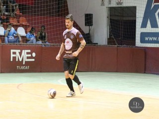 
<a style='margin-left: 5px;' class='btn btn-xs btn-social btn-facebook' href='https://www.facebook.com/sharer/sharer.php?u=https://www.boladovale.com.br/imgs/800-800-90/conteudo/fotos/1730/img8087.jpg' rel='popup' data-width='500' data-height='400'><i class='fa fa-facebook'></i>Compartilhar <span class='hidden-xs'>no Facebook</span>
</a> 
<a class='btn btn-default btn-xs' target='_blank' href='imgs/800-800-90/conteudo/fotos/1730/img8087.jpg'>
<span class='glyphicon glyphicon-cloud-download'></span> Salvar
</a> 
<span></span>