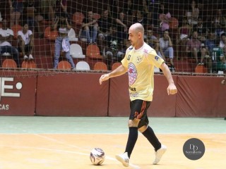 
<a style='margin-left: 5px;' class='btn btn-xs btn-social btn-facebook' href='https://www.facebook.com/sharer/sharer.php?u=https://www.boladovale.com.br/imgs/800-800-90/conteudo/fotos/1730/img8118.jpg' rel='popup' data-width='500' data-height='400'><i class='fa fa-facebook'></i>Compartilhar <span class='hidden-xs'>no Facebook</span>
</a> 
<a class='btn btn-default btn-xs' target='_blank' href='imgs/800-800-90/conteudo/fotos/1730/img8118.jpg'>
<span class='glyphicon glyphicon-cloud-download'></span> Salvar
</a> 
<span></span>