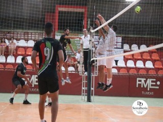 
<a style='margin-left: 5px;' class='btn btn-xs btn-social btn-facebook' href='https://www.facebook.com/sharer/sharer.php?u=https://www.boladovale.com.br/imgs/800-800-90/conteudo/fotos/1732/img8176.jpg' rel='popup' data-width='500' data-height='400'><i class='fa fa-facebook'></i>Compartilhar <span class='hidden-xs'>no Facebook</span>
</a> 
<a class='btn btn-default btn-xs' target='_blank' href='imgs/800-800-90/conteudo/fotos/1732/img8176.jpg'>
<span class='glyphicon glyphicon-cloud-download'></span> Salvar
</a> 
<span></span>