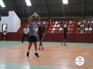
<a style='margin-left: 5px;' class='btn btn-xs btn-social btn-facebook' href='https://www.facebook.com/sharer/sharer.php?u=https://www.boladovale.com.br/imgs/800-800-90/conteudo/fotos/1732/img8184.jpg' rel='popup' data-width='500' data-height='400'><i class='fa fa-facebook'></i>Compartilhar <span class='hidden-xs'>no Facebook</span>
</a> 
<a class='btn btn-default btn-xs' target='_blank' href='imgs/800-800-90/conteudo/fotos/1732/img8184.jpg'>
<span class='glyphicon glyphicon-cloud-download'></span> Salvar
</a> 
<span></span>