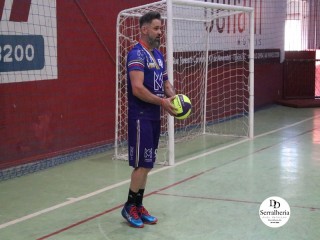 
<a style='margin-left: 5px;' class='btn btn-xs btn-social btn-facebook' href='https://www.facebook.com/sharer/sharer.php?u=https://www.boladovale.com.br/imgs/800-800-90/conteudo/fotos/1732/img8272.jpg' rel='popup' data-width='500' data-height='400'><i class='fa fa-facebook'></i>Compartilhar <span class='hidden-xs'>no Facebook</span>
</a> 
<a class='btn btn-default btn-xs' target='_blank' href='imgs/800-800-90/conteudo/fotos/1732/img8272.jpg'>
<span class='glyphicon glyphicon-cloud-download'></span> Salvar
</a> 
<span></span>