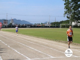 
<a style='margin-left: 5px;' class='btn btn-xs btn-social btn-facebook' href='https://www.facebook.com/sharer/sharer.php?u=https://www.boladovale.com.br/imgs/800-800-90/conteudo/fotos/1736/img8587.jpg' rel='popup' data-width='500' data-height='400'><i class='fa fa-facebook'></i>Compartilhar <span class='hidden-xs'>no Facebook</span>
</a> 
<a class='btn btn-default btn-xs' target='_blank' href='imgs/800-800-90/conteudo/fotos/1736/img8587.jpg'>
<span class='glyphicon glyphicon-cloud-download'></span> Salvar
</a> 
<span></span>