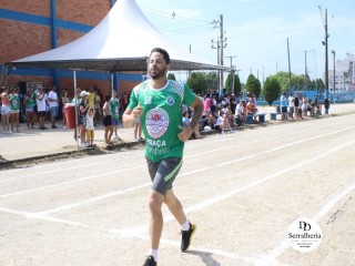 
<a style='margin-left: 5px;' class='btn btn-xs btn-social btn-facebook' href='https://www.facebook.com/sharer/sharer.php?u=https://www.boladovale.com.br/imgs/800-800-90/conteudo/fotos/1738/img8765.jpg' rel='popup' data-width='500' data-height='400'><i class='fa fa-facebook'></i>Compartilhar <span class='hidden-xs'>no Facebook</span>
</a> 
<a class='btn btn-default btn-xs' target='_blank' href='imgs/800-800-90/conteudo/fotos/1738/img8765.jpg'>
<span class='glyphicon glyphicon-cloud-download'></span> Salvar
</a> 
<span></span>