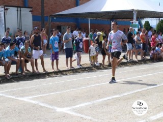 
<a style='margin-left: 5px;' class='btn btn-xs btn-social btn-facebook' href='https://www.facebook.com/sharer/sharer.php?u=https://www.boladovale.com.br/imgs/800-800-90/conteudo/fotos/1738/img8831.jpg' rel='popup' data-width='500' data-height='400'><i class='fa fa-facebook'></i>Compartilhar <span class='hidden-xs'>no Facebook</span>
</a> 
<a class='btn btn-default btn-xs' target='_blank' href='imgs/800-800-90/conteudo/fotos/1738/img8831.jpg'>
<span class='glyphicon glyphicon-cloud-download'></span> Salvar
</a> 
<span></span>
