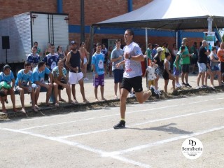 
<a style='margin-left: 5px;' class='btn btn-xs btn-social btn-facebook' href='https://www.facebook.com/sharer/sharer.php?u=https://www.boladovale.com.br/imgs/800-800-90/conteudo/fotos/1738/img8832.jpg' rel='popup' data-width='500' data-height='400'><i class='fa fa-facebook'></i>Compartilhar <span class='hidden-xs'>no Facebook</span>
</a> 
<a class='btn btn-default btn-xs' target='_blank' href='imgs/800-800-90/conteudo/fotos/1738/img8832.jpg'>
<span class='glyphicon glyphicon-cloud-download'></span> Salvar
</a> 
<span></span>
