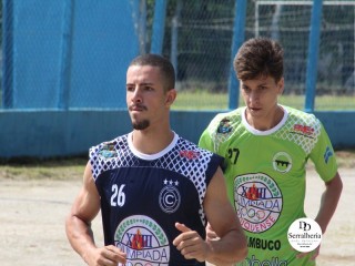 
<a style='margin-left: 5px;' class='btn btn-xs btn-social btn-facebook' href='https://www.facebook.com/sharer/sharer.php?u=https://www.boladovale.com.br/imgs/800-800-90/conteudo/fotos/1738/img9465.jpg' rel='popup' data-width='500' data-height='400'><i class='fa fa-facebook'></i>Compartilhar <span class='hidden-xs'>no Facebook</span>
</a> 
<a class='btn btn-default btn-xs' target='_blank' href='imgs/800-800-90/conteudo/fotos/1738/img9465.jpg'>
<span class='glyphicon glyphicon-cloud-download'></span> Salvar
</a> 
<span></span>