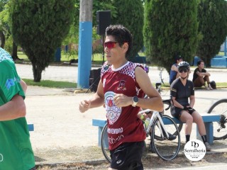 
<a style='margin-left: 5px;' class='btn btn-xs btn-social btn-facebook' href='https://www.facebook.com/sharer/sharer.php?u=https://www.boladovale.com.br/imgs/800-800-90/conteudo/fotos/1738/img9477.jpg' rel='popup' data-width='500' data-height='400'><i class='fa fa-facebook'></i>Compartilhar <span class='hidden-xs'>no Facebook</span>
</a> 
<a class='btn btn-default btn-xs' target='_blank' href='imgs/800-800-90/conteudo/fotos/1738/img9477.jpg'>
<span class='glyphicon glyphicon-cloud-download'></span> Salvar
</a> 
<span></span>