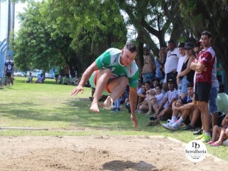 
<a style='margin-left: 5px;' class='btn btn-xs btn-social btn-facebook' href='https://www.facebook.com/sharer/sharer.php?u=https://www.boladovale.com.br/imgs/800-800-90/conteudo/fotos/1740/img9018.jpg' rel='popup' data-width='500' data-height='400'><i class='fa fa-facebook'></i>Compartilhar <span class='hidden-xs'>no Facebook</span>
</a> 
<a class='btn btn-default btn-xs' target='_blank' href='imgs/800-800-90/conteudo/fotos/1740/img9018.jpg'>
<span class='glyphicon glyphicon-cloud-download'></span> Salvar
</a> 
<span></span>