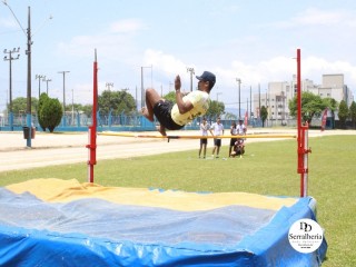 
<a style='margin-left: 5px;' class='btn btn-xs btn-social btn-facebook' href='https://www.facebook.com/sharer/sharer.php?u=https://www.boladovale.com.br/imgs/800-800-90/conteudo/fotos/1742/img9533.jpg' rel='popup' data-width='500' data-height='400'><i class='fa fa-facebook'></i>Compartilhar <span class='hidden-xs'>no Facebook</span>
</a> 
<a class='btn btn-default btn-xs' target='_blank' href='imgs/800-800-90/conteudo/fotos/1742/img9533.jpg'>
<span class='glyphicon glyphicon-cloud-download'></span> Salvar
</a> 
<span></span>