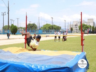 
<a style='margin-left: 5px;' class='btn btn-xs btn-social btn-facebook' href='https://www.facebook.com/sharer/sharer.php?u=https://www.boladovale.com.br/imgs/800-800-90/conteudo/fotos/1742/img9535.jpg' rel='popup' data-width='500' data-height='400'><i class='fa fa-facebook'></i>Compartilhar <span class='hidden-xs'>no Facebook</span>
</a> 
<a class='btn btn-default btn-xs' target='_blank' href='imgs/800-800-90/conteudo/fotos/1742/img9535.jpg'>
<span class='glyphicon glyphicon-cloud-download'></span> Salvar
</a> 
<span></span>