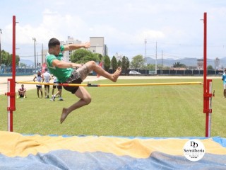 
<a style='margin-left: 5px;' class='btn btn-xs btn-social btn-facebook' href='https://www.facebook.com/sharer/sharer.php?u=https://www.boladovale.com.br/imgs/800-800-90/conteudo/fotos/1742/img9567.jpg' rel='popup' data-width='500' data-height='400'><i class='fa fa-facebook'></i>Compartilhar <span class='hidden-xs'>no Facebook</span>
</a> 
<a class='btn btn-default btn-xs' target='_blank' href='imgs/800-800-90/conteudo/fotos/1742/img9567.jpg'>
<span class='glyphicon glyphicon-cloud-download'></span> Salvar
</a> 
<span></span>