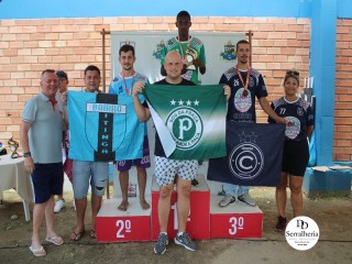 
<a style='margin-left: 5px;' class='btn btn-xs btn-social btn-facebook' href='https://www.facebook.com/sharer/sharer.php?u=https://www.boladovale.com.br/imgs/800-800-90/conteudo/fotos/1743/img9704.jpg' rel='popup' data-width='500' data-height='400'><i class='fa fa-facebook'></i>Compartilhar <span class='hidden-xs'>no Facebook</span>
</a> 
<a class='btn btn-default btn-xs' target='_blank' href='imgs/800-800-90/conteudo/fotos/1743/img9704.jpg'>
<span class='glyphicon glyphicon-cloud-download'></span> Salvar
</a> 
<span></span>
