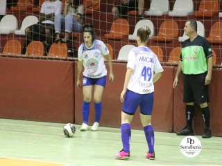 
<a style='margin-left: 5px;' class='btn btn-xs btn-social btn-facebook' href='https://www.facebook.com/sharer/sharer.php?u=https://www.boladovale.com.br/imgs/800-800-90/conteudo/fotos/1745/img9768.jpg' rel='popup' data-width='500' data-height='400'><i class='fa fa-facebook'></i>Compartilhar <span class='hidden-xs'>no Facebook</span>
</a> 
<a class='btn btn-default btn-xs' target='_blank' href='imgs/800-800-90/conteudo/fotos/1745/img9768.jpg'>
<span class='glyphicon glyphicon-cloud-download'></span> Salvar
</a> 
<span></span>