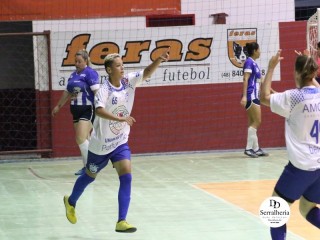 
<a style='margin-left: 5px;' class='btn btn-xs btn-social btn-facebook' href='https://www.facebook.com/sharer/sharer.php?u=https://www.boladovale.com.br/imgs/800-800-90/conteudo/fotos/1745/img9772.jpg' rel='popup' data-width='500' data-height='400'><i class='fa fa-facebook'></i>Compartilhar <span class='hidden-xs'>no Facebook</span>
</a> 
<a class='btn btn-default btn-xs' target='_blank' href='imgs/800-800-90/conteudo/fotos/1745/img9772.jpg'>
<span class='glyphicon glyphicon-cloud-download'></span> Salvar
</a> 
<span></span>