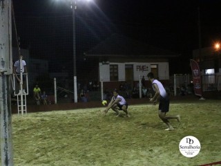 
<a style='margin-left: 5px;' class='btn btn-xs btn-social btn-facebook' href='https://www.facebook.com/sharer/sharer.php?u=https://www.boladovale.com.br/imgs/800-800-90/conteudo/fotos/1748/img0002.jpg' rel='popup' data-width='500' data-height='400'><i class='fa fa-facebook'></i>Compartilhar <span class='hidden-xs'>no Facebook</span>
</a> 
<a class='btn btn-default btn-xs' target='_blank' href='imgs/800-800-90/conteudo/fotos/1748/img0002.jpg'>
<span class='glyphicon glyphicon-cloud-download'></span> Salvar
</a> 
<span></span>